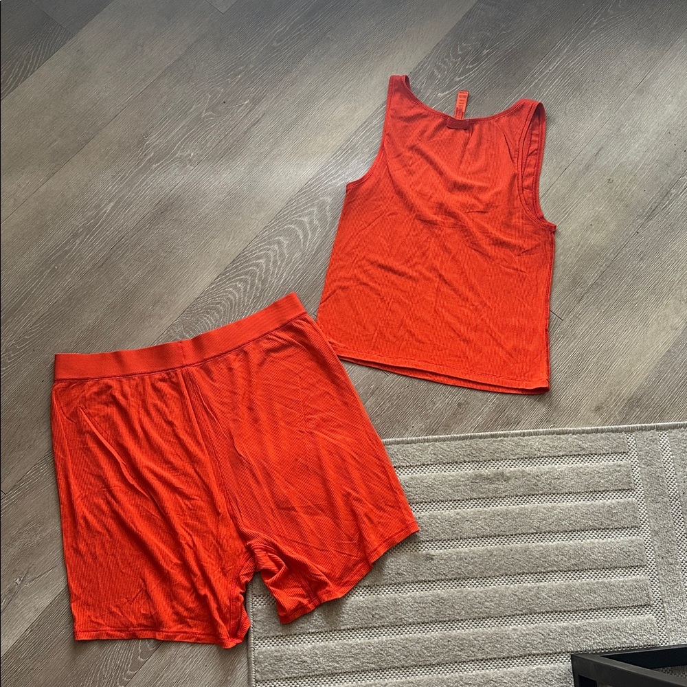 SKIMS | Ribbed Tank and Shorts Set - Picture 6 of 6